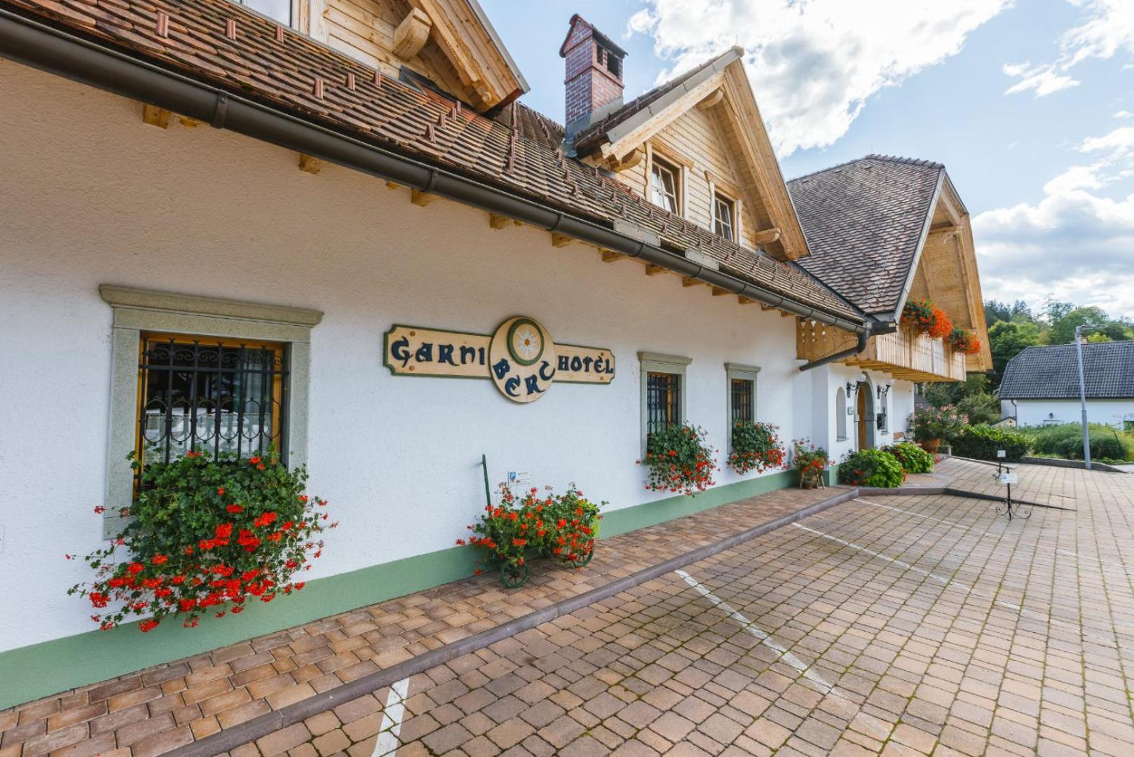 Garni Hotel Berc เบลด ภายนอก รูปภาพ