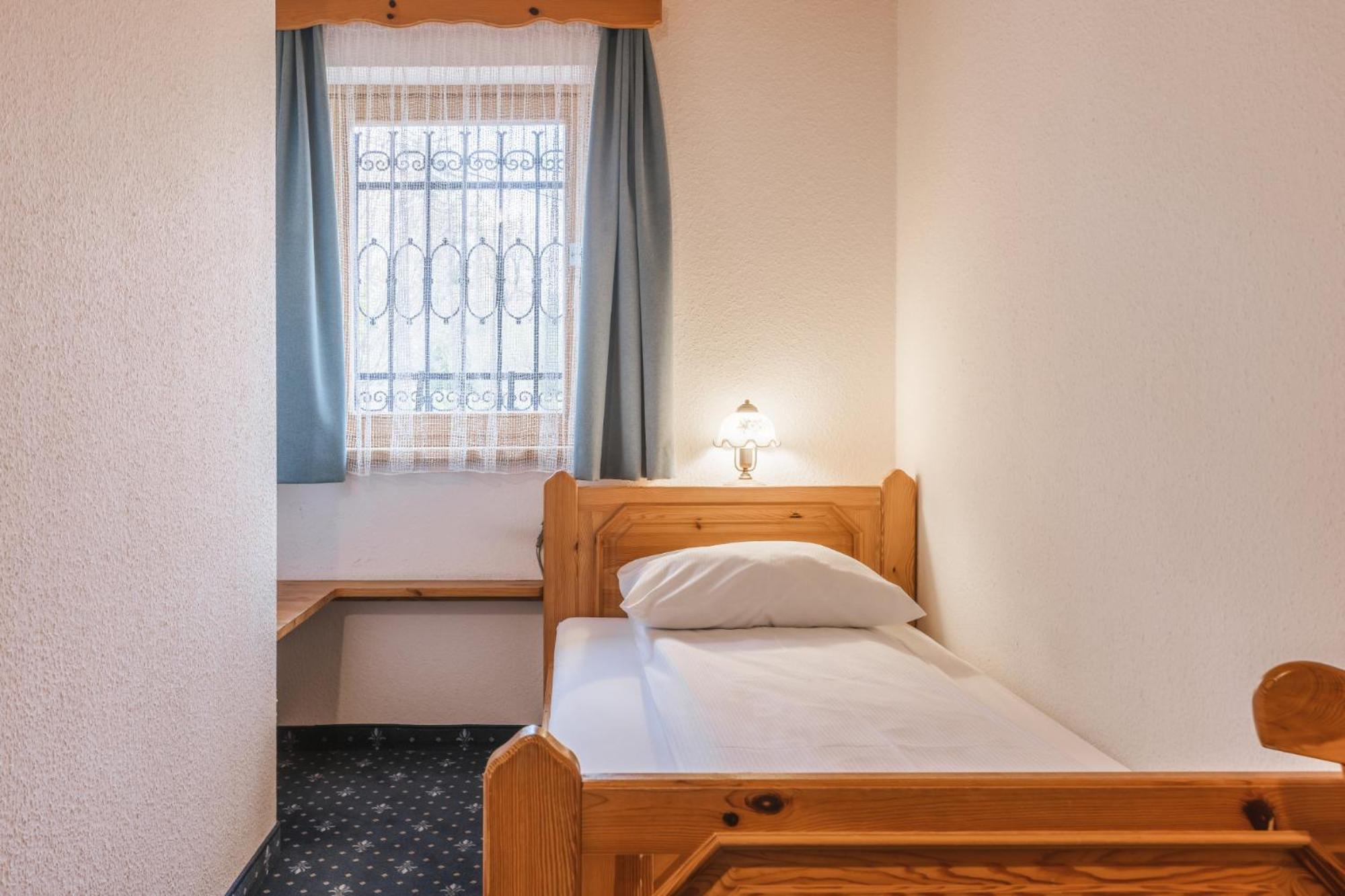 Garni Hotel Berc เบลด ภายนอก รูปภาพ