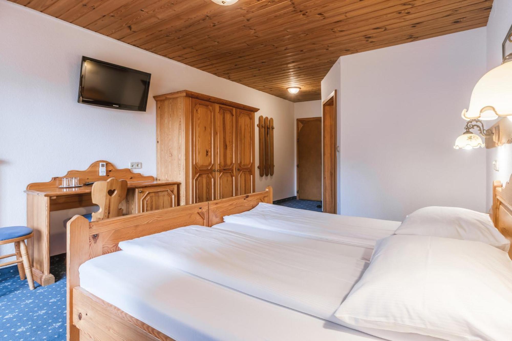 Garni Hotel Berc เบลด ภายนอก รูปภาพ